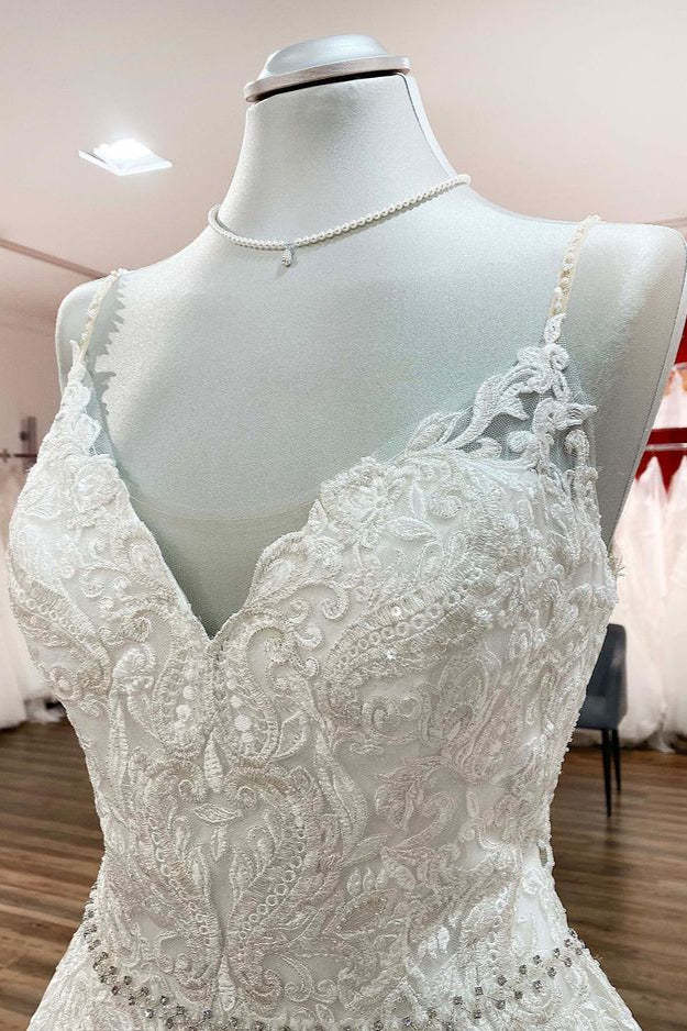Chicloth Spaghetti Straps Tulle V Neck Ruffles Backless Wedding Dresses