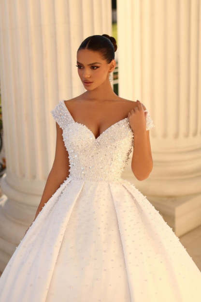 Chicloth Ball Gown Wedding Dress Satin Off-the-Shoulder