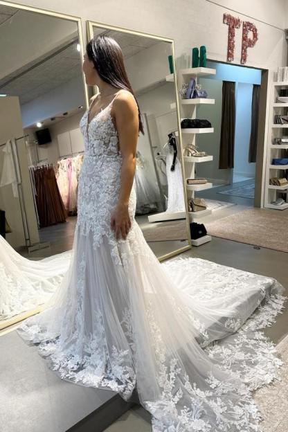 Chicloth Spagetti-Straps Sleeveless Mermaid Wedding Dress Lace V-Neck