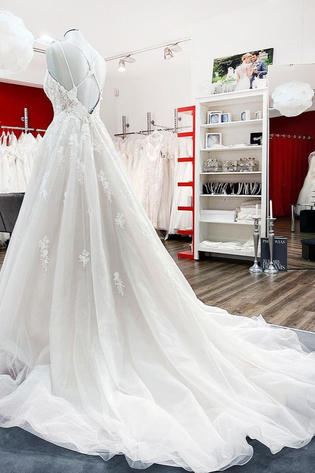 Chicloth Spaghetti Straps Tulle V Neck Ivory Ruffles Wedding Dresses With Lace