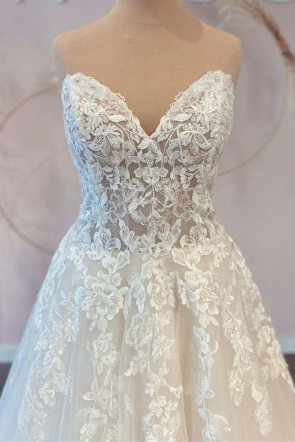 Chicloth V-Neck Sleeveless Lace Wedding Dress Long On Sale
