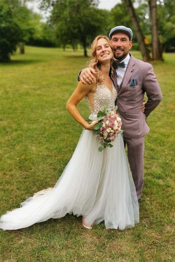 Chicloth V-Neck Sleeveless Wedding Dress Tulle Slit With Lace Appliques