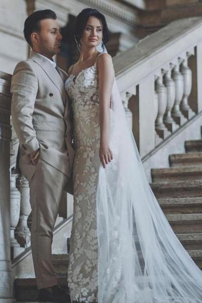 Elegant V-Neck Spaghetti Straps Sleeveless Mermaid Lace Wedding Dresses
