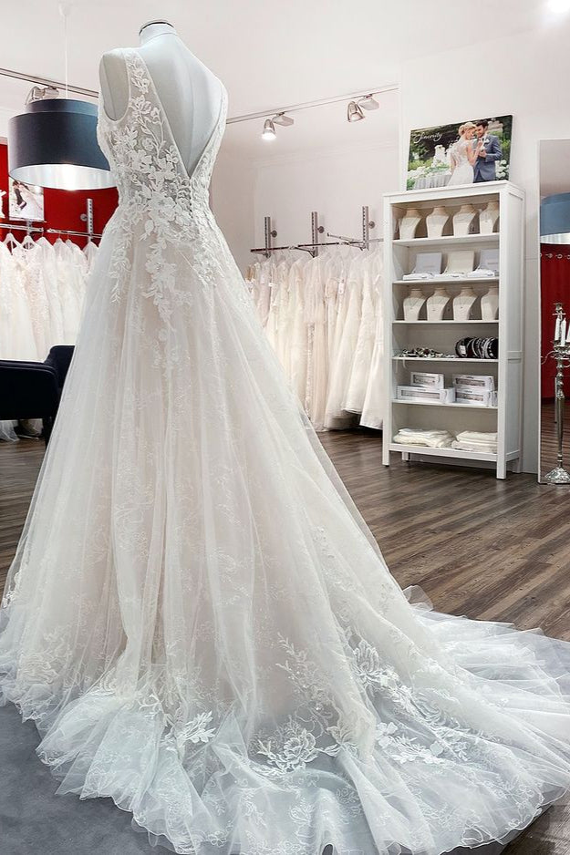 Chicloth Elegant Tulle Deep V Neck Sleeveless Lace A-Line Weddding Dresses