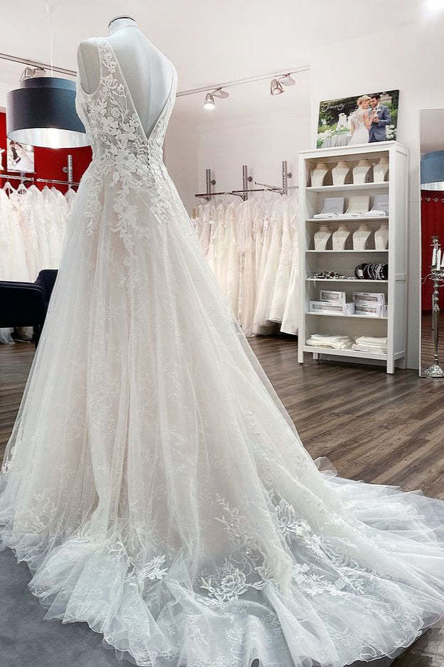 Chicloth Elegant Tulle Deep V Neck Sleeveless Lace A-Line Weddding Dresses