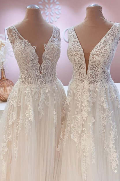 Chicloth Open Back Sleeveless Wedding Dress Tulle With Lace