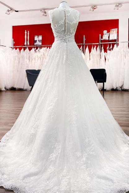 Chicloth Graceful Jewel Tulle Ivory A-Line Wedding Dresses With Lace Appliques