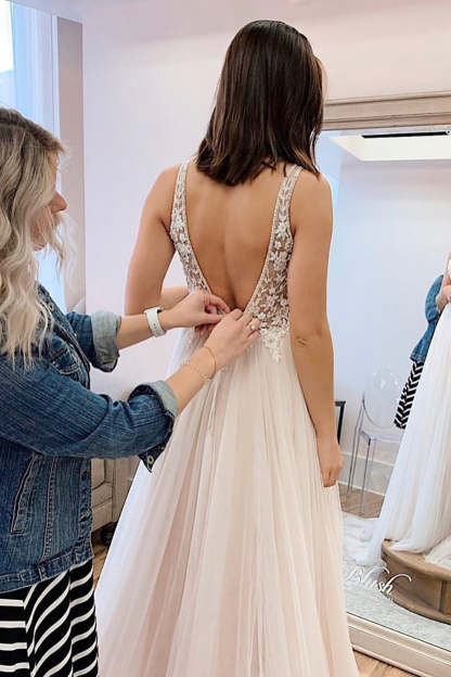 Chicloth Open Back Lace Wedding Dress Sleeveless Tulle With Lace