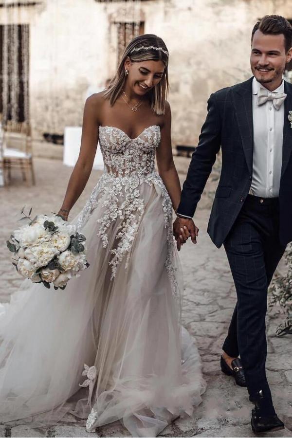Simple White Sweetheart Boho Summer Beach Wedding Dress