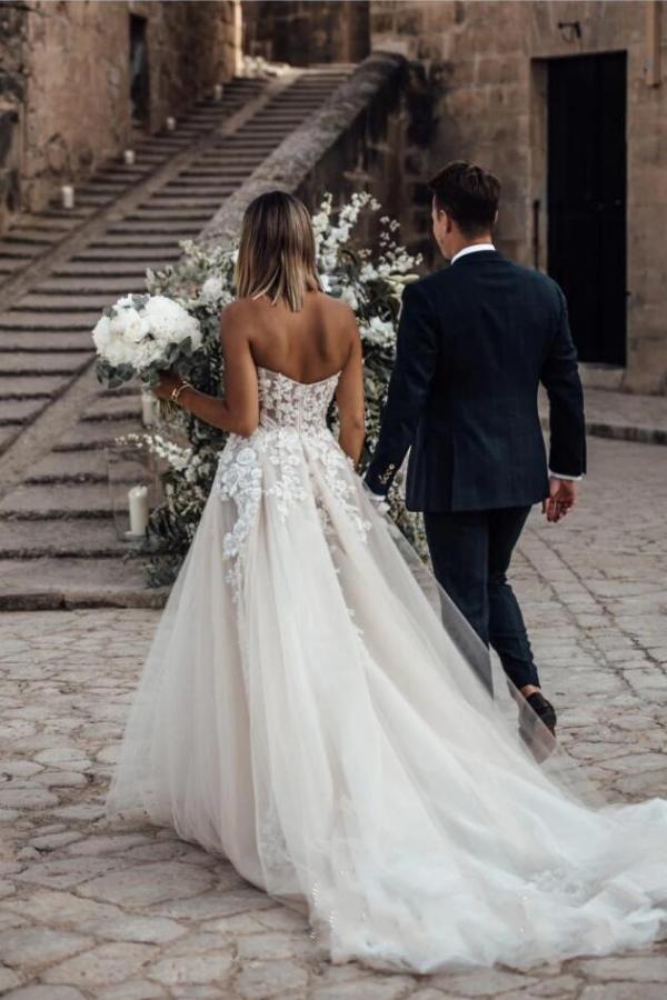 Simple White Sweetheart Boho Summer Beach Wedding Dress
