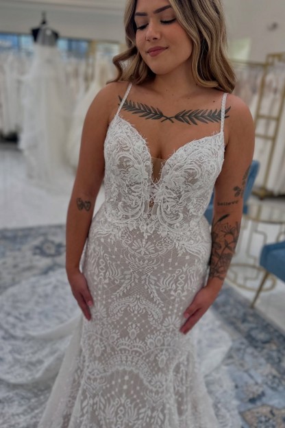 Unique Spaghetti Straps Appliques Lace Mermaid Wedding Dresses