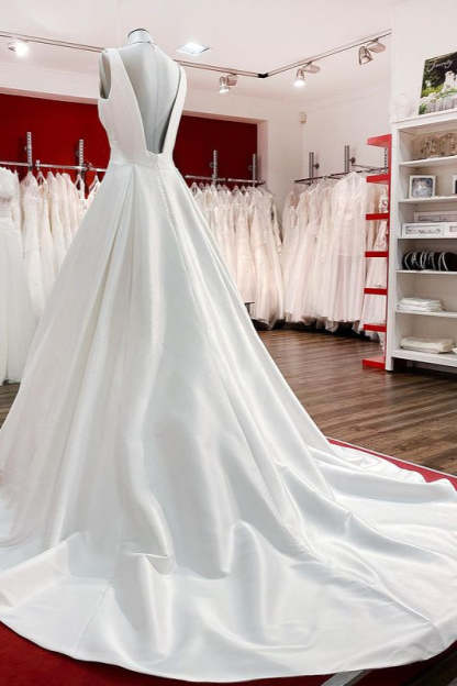 Chicloth Elegant V Neck Satin White Ruffles Wedding Dresses Long