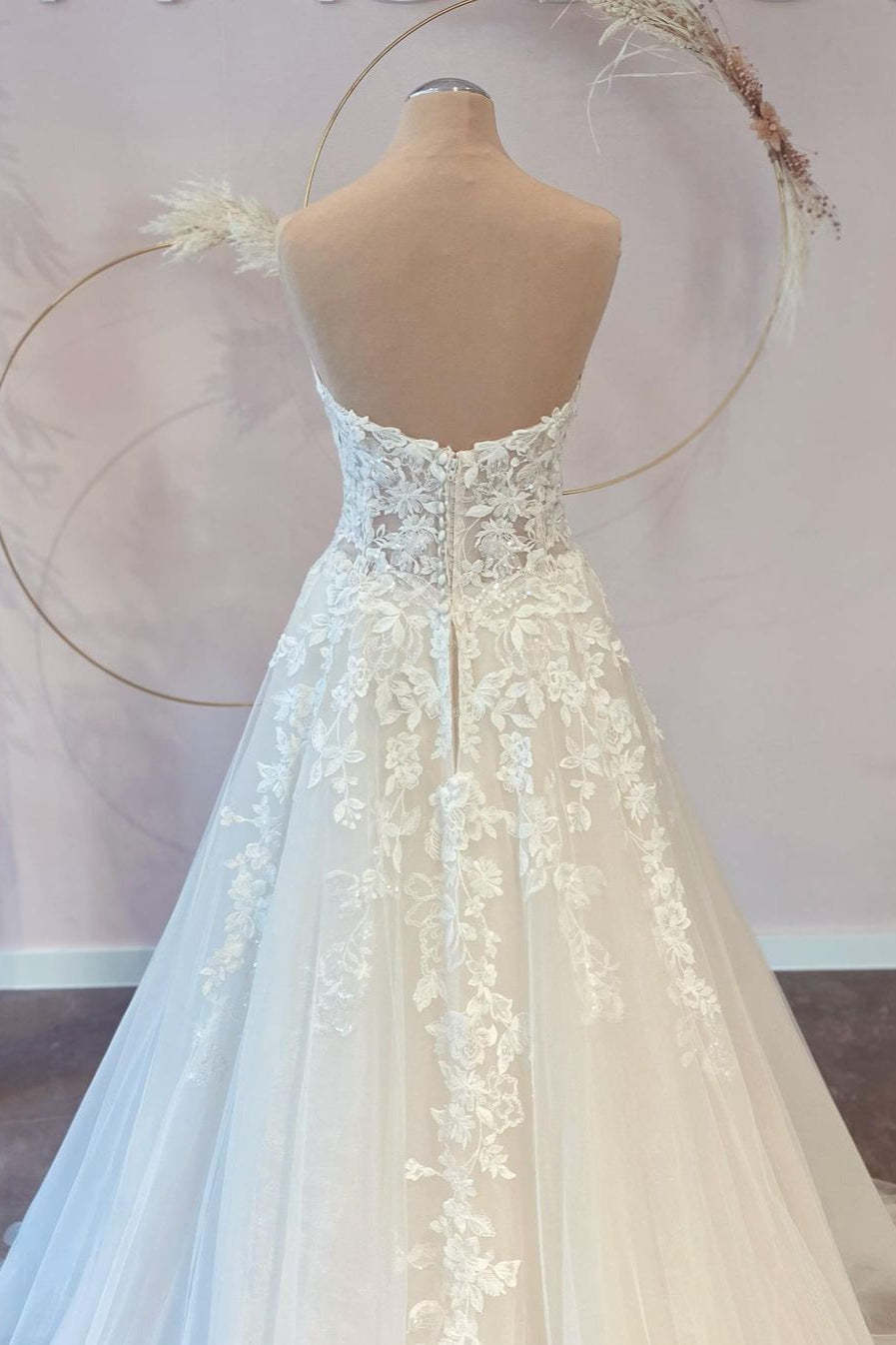 Chicloth V-Neck Sleeveless Lace Wedding Dress Long On Sale