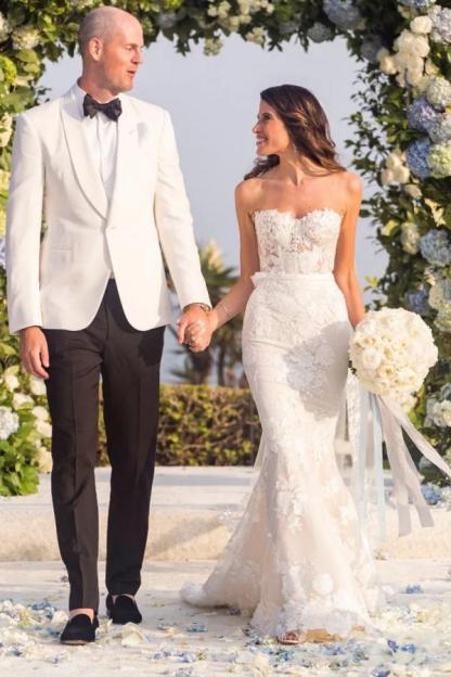 Sweetheart Mermaid Tulle Lace Appliques Wedding Dress Strapless Bridal Gown