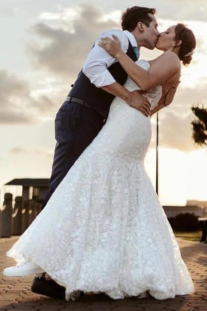 Chicloth White Strapless Wedding Dresses Mermaid Lace Appliques