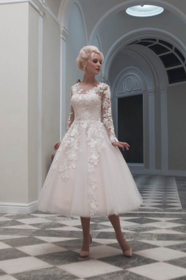 Vintage Ivory Long Sleeve Lace Appliques Short Dress