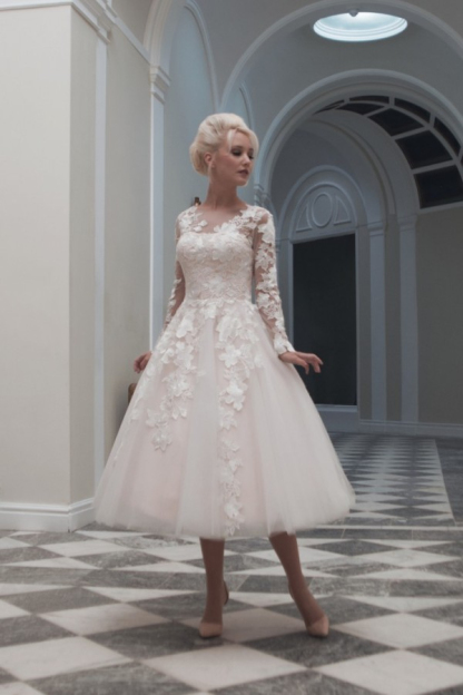 Vintage Ivory Long Sleeve Lace Appliques Short Dress