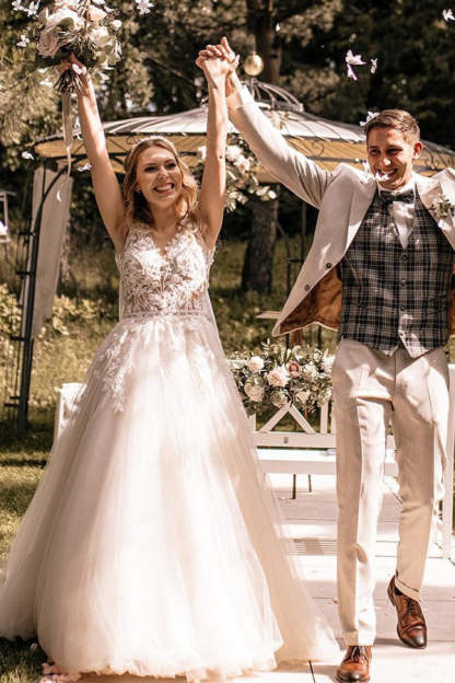 Chicloth Champagne Tulle Wedding Dress Sleeveless Open Back