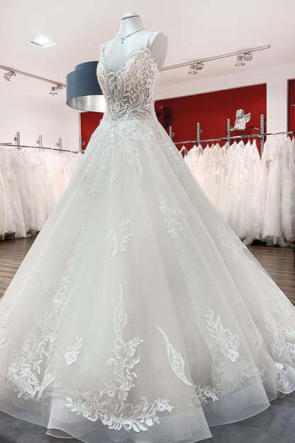 Chicloth Tulle Spaghetti Straps V Neck Lace Ruffles Ivory Wedding Dresses
