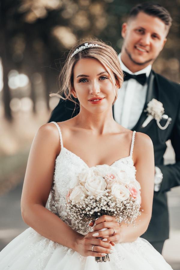 Strapless white Ball gown Princess Wedding Dress