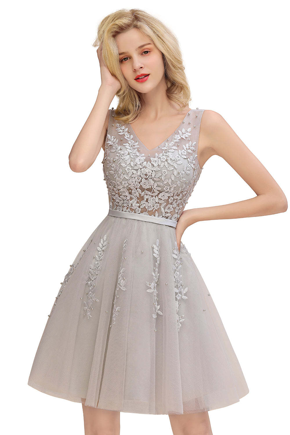 Chicloth Elegant V-Neck Sleeveless Short Prom Dress Mini Homecoming Dress With Lace Appliques