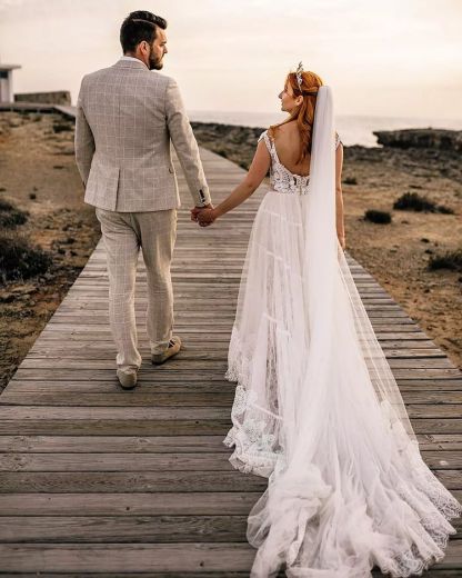 Chicloth Cap Sleeves Tulle Summer Wedding Dress With Lace