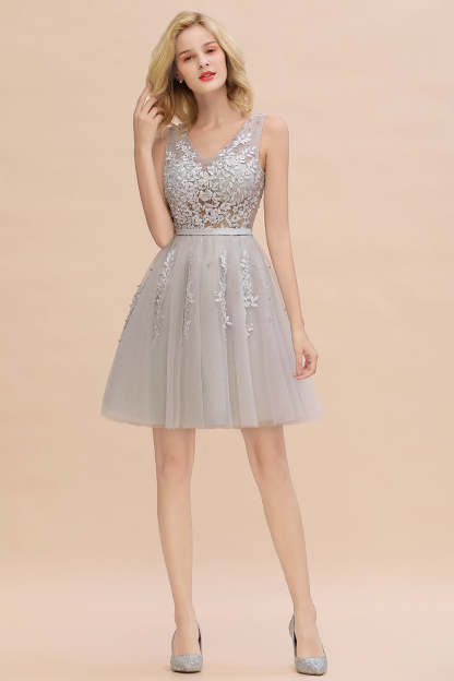 Chicloth Elegant V-Neck Sleeveless Short Prom Dress Mini Homecoming Dress With Lace Appliques