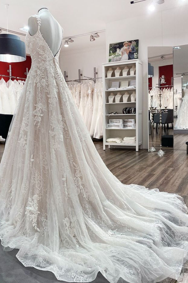 Chicloth Beautiful Sleeveless Tulle Lace V Neck Ruffles A-Line Wedding Dresses Long