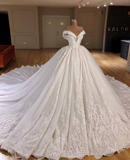 Chicloth Gorgeous Off-the-shoulder V-neck Lace Wedding Dresses A-line White Ruffles Bridal Gowns With Appliques On Sale