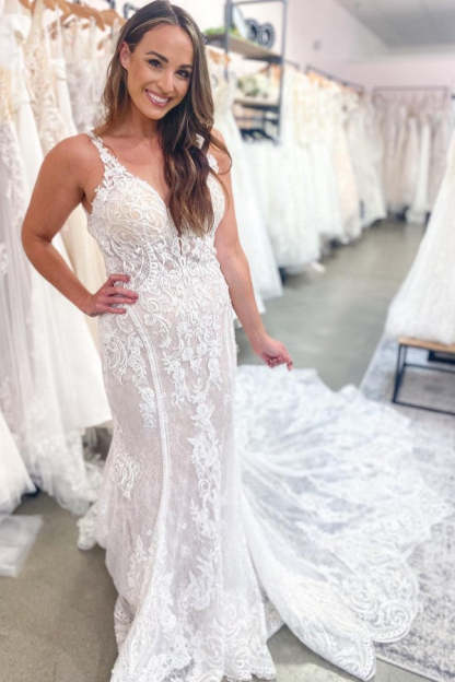 Chicloth V-Neck Backless Wedding Dresses Mermaid With Lace