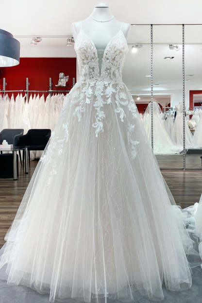 Chicloth Graceful Spaghetti Straps Tulle V Neck Sequins Wedding Dresses With Lace Appliques