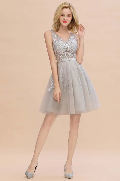 Chicloth Elegant V-Neck Sleeveless Short Prom Dress Mini Homecoming Dress With Lace Appliques