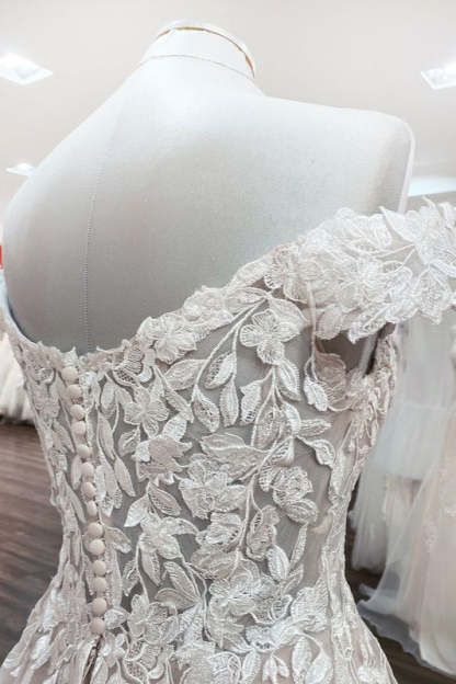 Chicloth Graceful Off The Shoulder Tulle Lace Ruffles A-Line Wedding Dresses