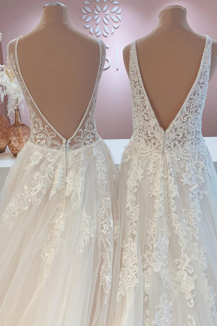 Chicloth Open Back Sleeveless Wedding Dress Tulle With Lace