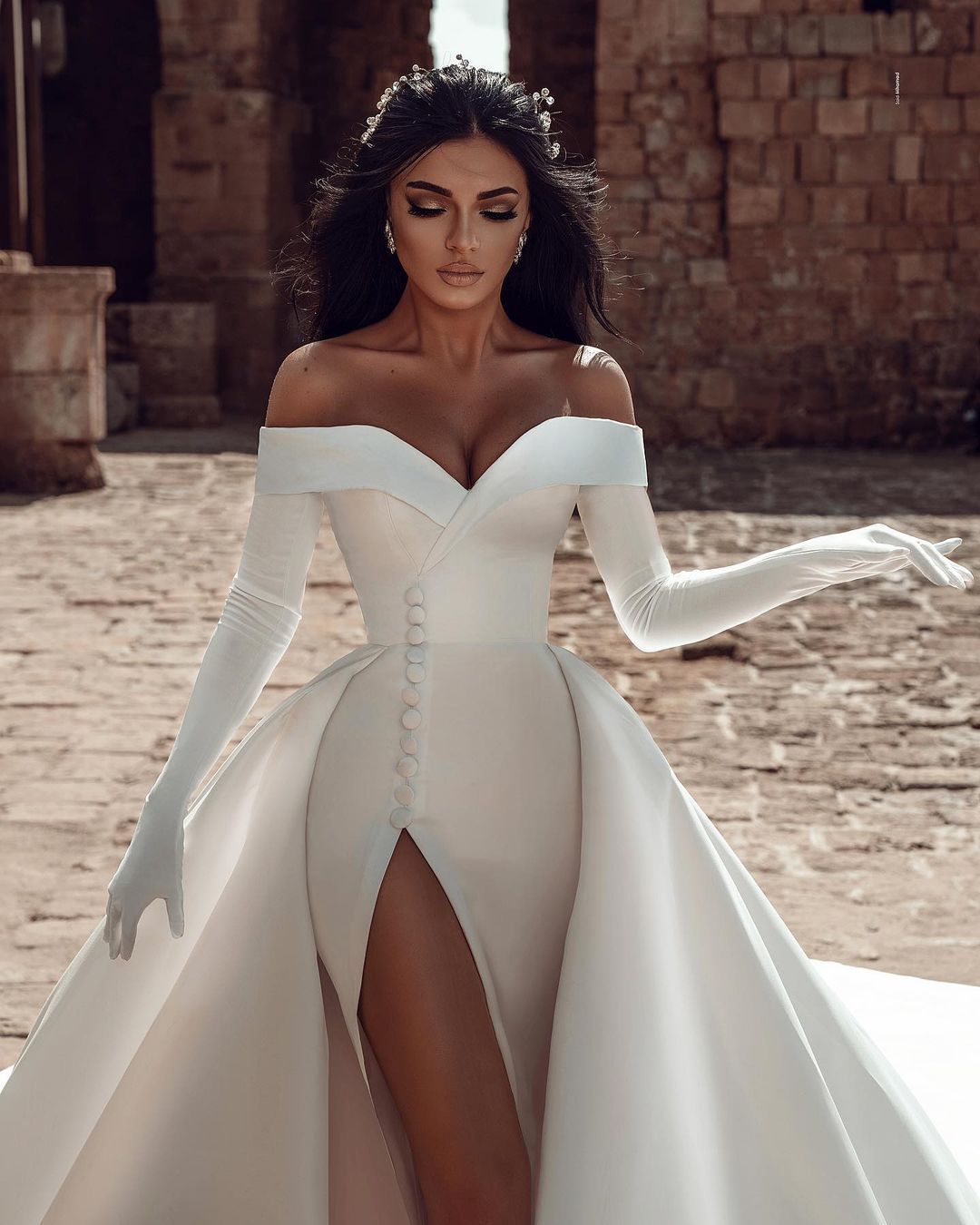 Chicloth Long Sleeves Wedding Dress Off-the-Shoulder With Slit