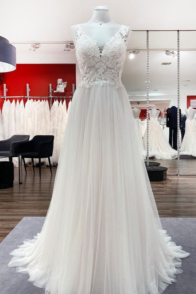 Chicloth Elegant Tulle Lace V Neck Ivory A-Line Wedding Dresses