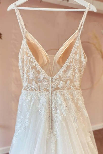 Chicloth Spaghetti-Straps V-Neck Wedding Dress Tulle Long