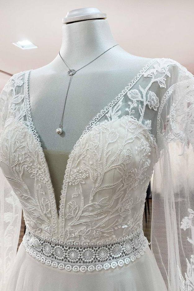 Chicloth Sweetheart Tulle Beadings Lace Appliques Wedding Dresses With Long Sleeves