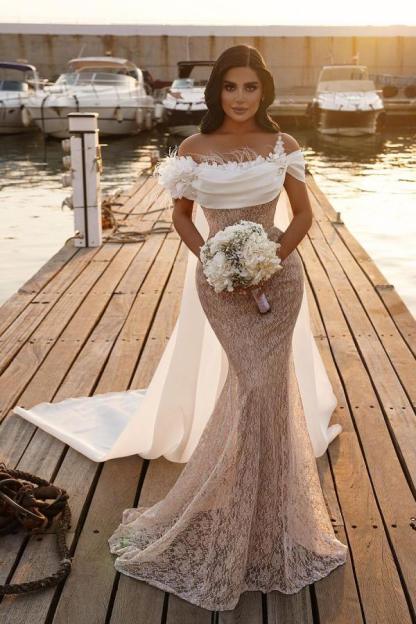 Chicloth Off-the-Shoulder Wedding Dress Mermaid Lace With Cape