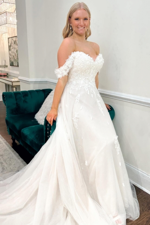 Beautiful A-line wedding dresses | Wedding dresses with lace
