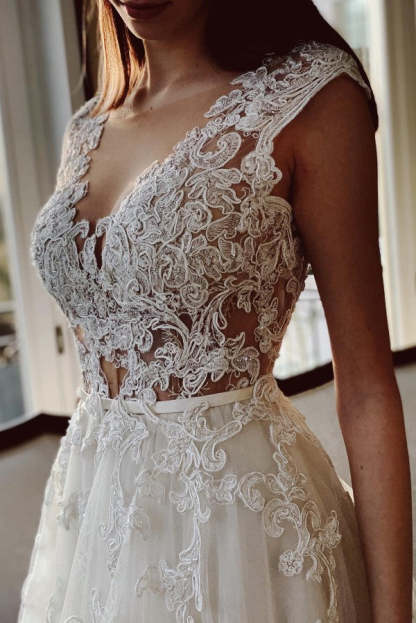 Chicloth Cap Sleeves Tulle Wedding Dress Open Back With Appliques Long