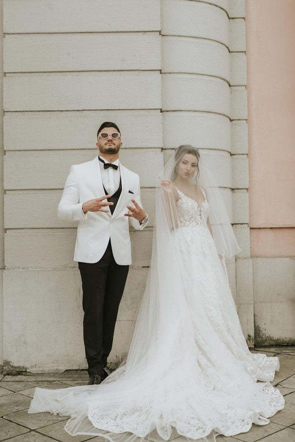Chicloth Straps Sleeveless Wedding Dress Appliques Long