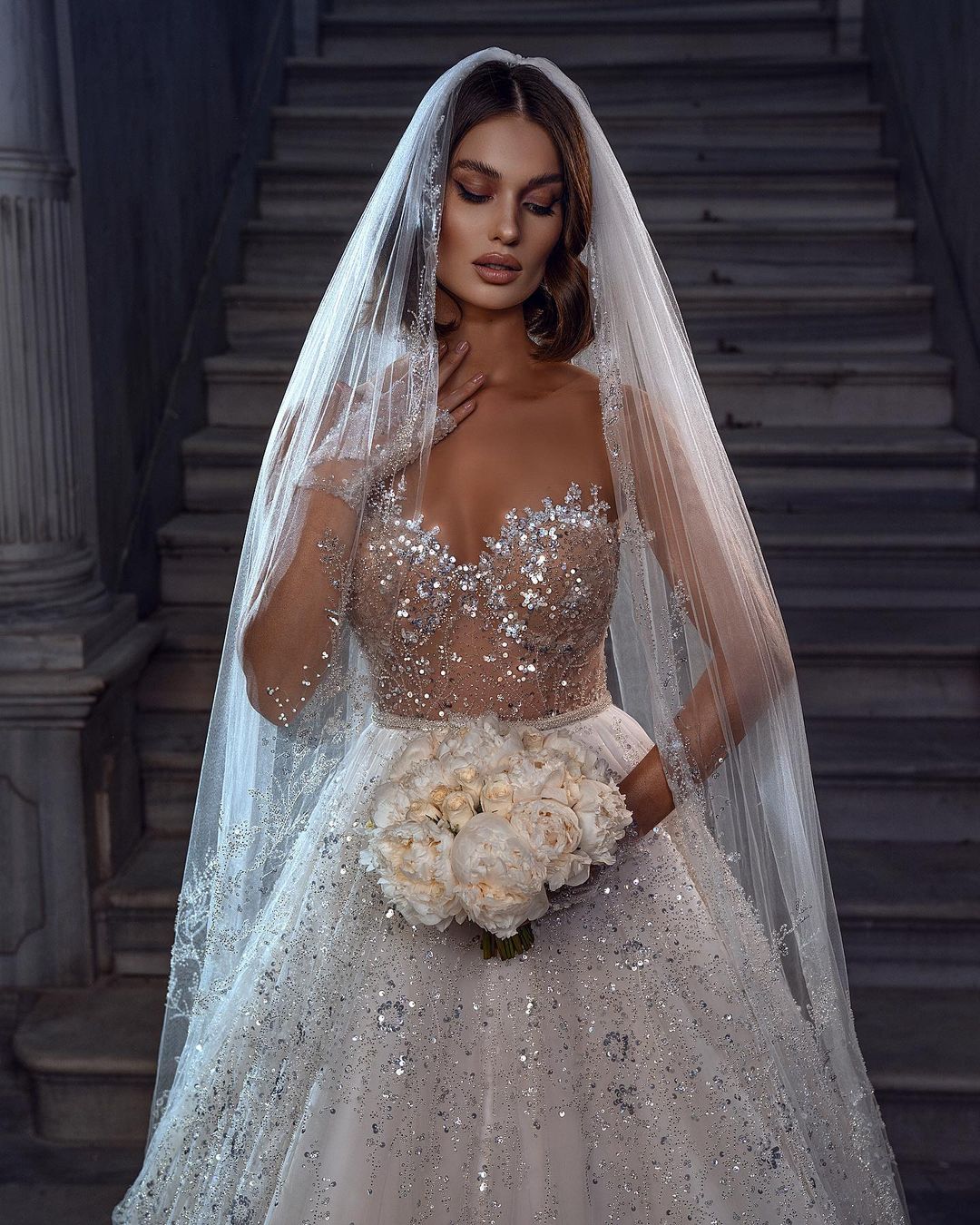 Chicloth Sweetheart Sleeveless Princess Wedding Dress Shinning With Crystals