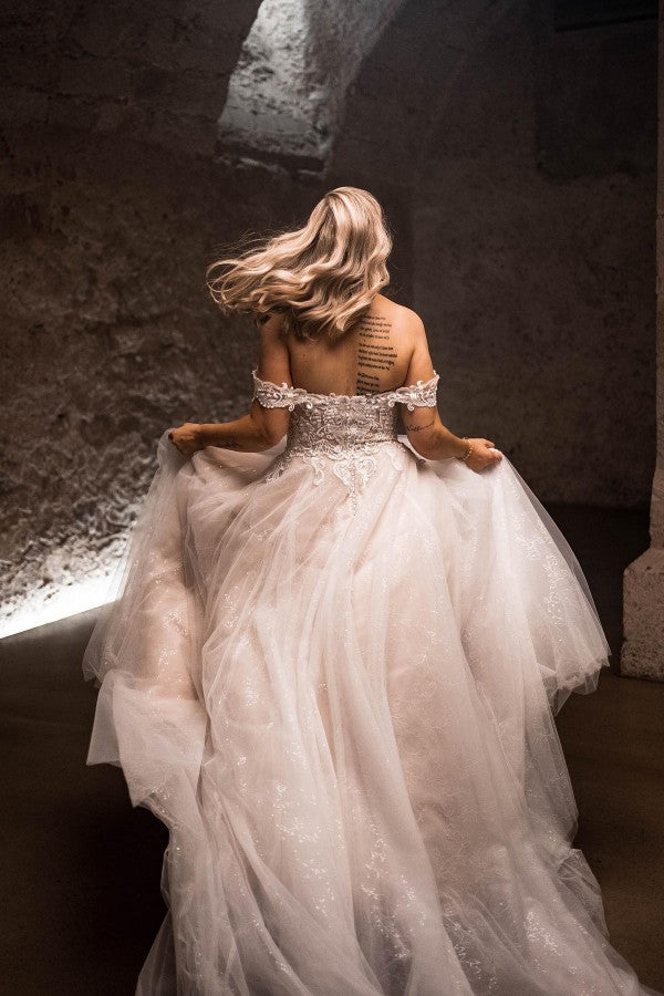 Chicloth Off-the-Shoulder Wedding Dress Tulle Lace Long