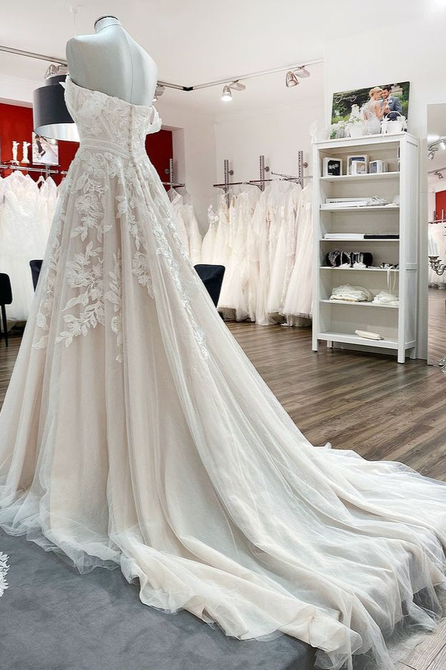 Chicloth Tulle Off The Shoulder Sweetheart Lace Appliques Wedding Dresses