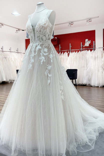 Chicloth Graceful Spaghetti Straps Tulle V Neck Sequins Wedding Dresses With Lace Appliques
