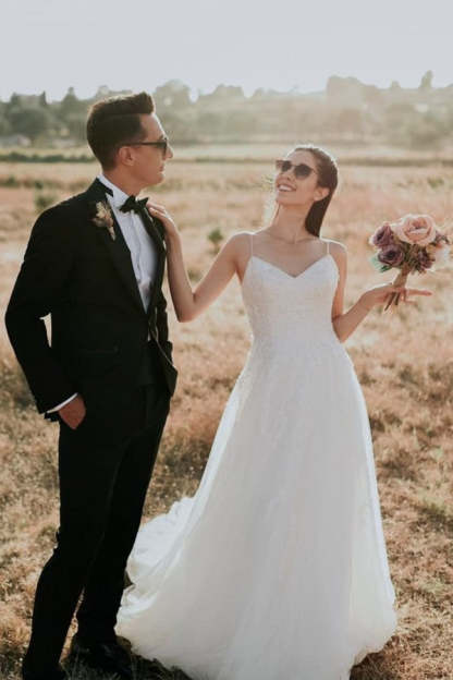 Chicloth Spaghetti-Straps Lace Wedding Dress Beach Sleeveless Long