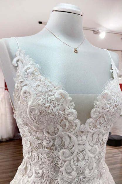 Chicloth Women Tulle V Neck Sleeveless Ruffles Wedding Dresses With Lace