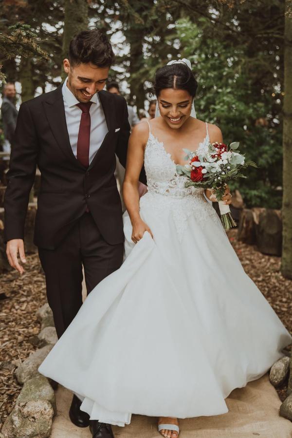 Chicloth Spaghetti-Straps V-Neck Wedding Dress Lace Sleeveless A-Line