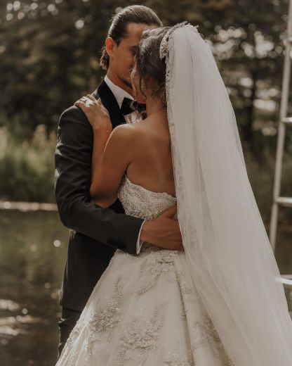Chicloth Sweetheart Lace Wedding Dress Princess With Appliques